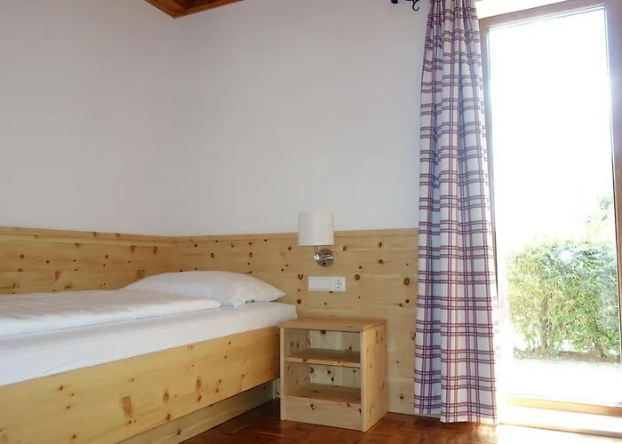 Alpina Holiday Living Ferienhaus Hébergement de vacances Tweng